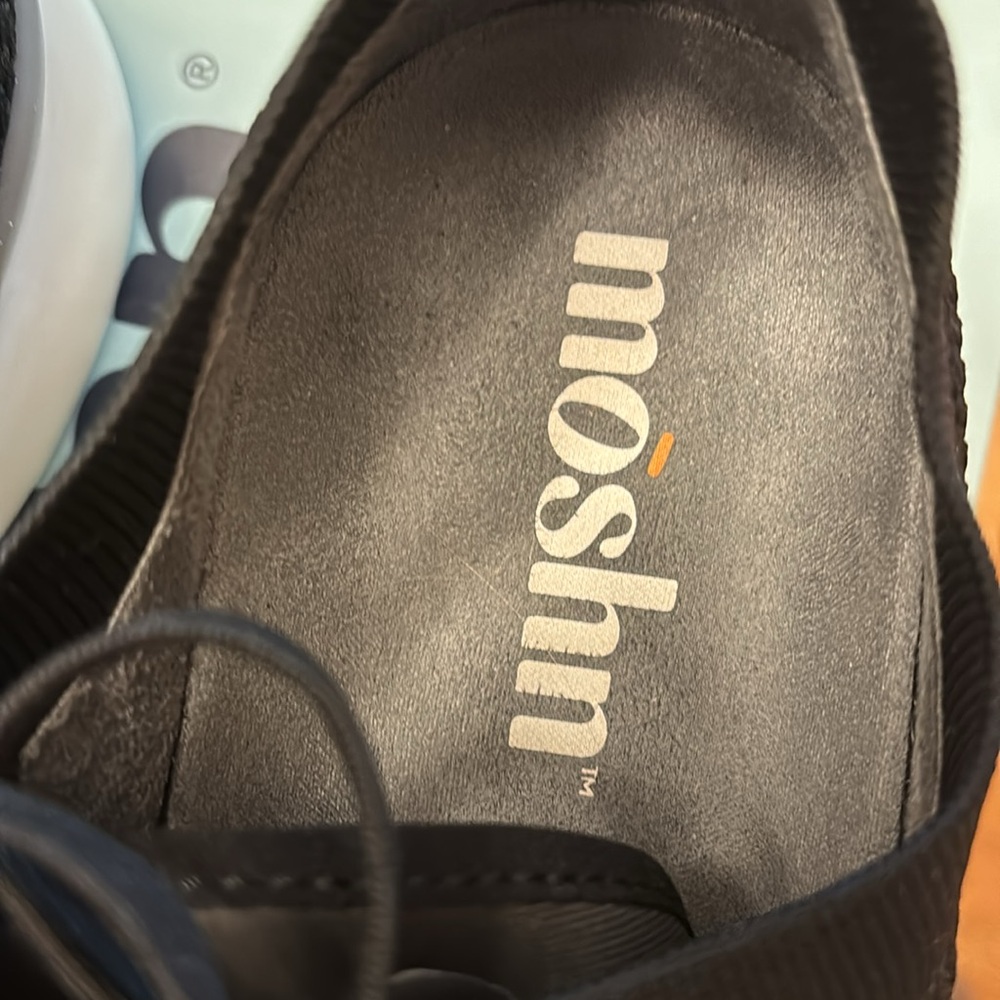 Moshn Leap by Klogs Footwear. Slip resistant tennis shoe. - Picture 4 of 7